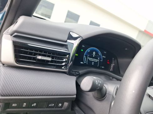 Used 2025 Toyota Camry SE image 18