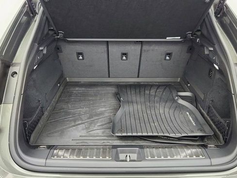 Used 2025 Porsche Macan Electric w/ Premium Package image 22