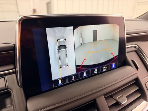 Used 2024 Chevrolet Suburban Z71 w/ Off-Road Capability Package image 14