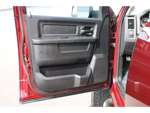 Used 2017 RAM 2500 Tradesman w/ Chrome Appearance Group image 7