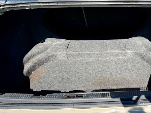 Used 2005 Ford Five Hundred SEL image 15