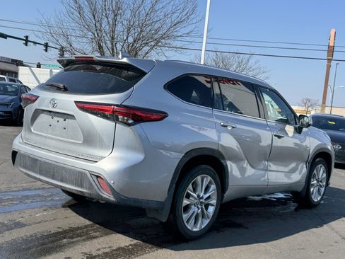 Used 2023 Toyota Highlander Limited image 15