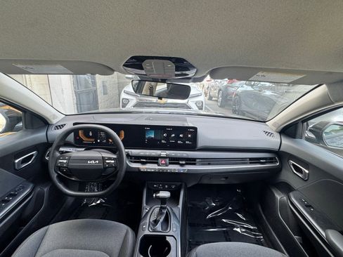 Used 2025 Kia K4 LXS image 33