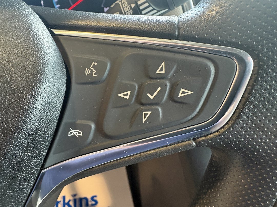 Used 2021 Chevrolet Equinox LS w/ LS Convenience Package FWD image 12