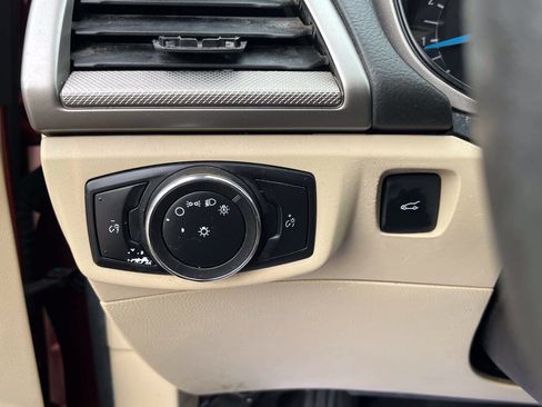 Used 2014 Ford Fusion SE FWD image 22