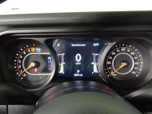 Used 2025 Jeep Gladiator Sport image 30