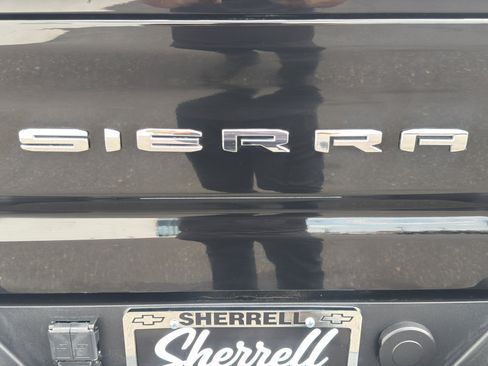 Used 2024 GMC Sierra 3500 AT4 w/ AT4 Premium Plus Package AWD/4WD image 9