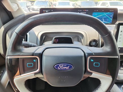 Used 2025 Ford Expedition Max Platinum w/ Driver's Package AWD/4WD image 20