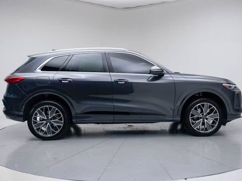 Used 2025 Audi Q5 Premium Plus AWD/4WD image 13