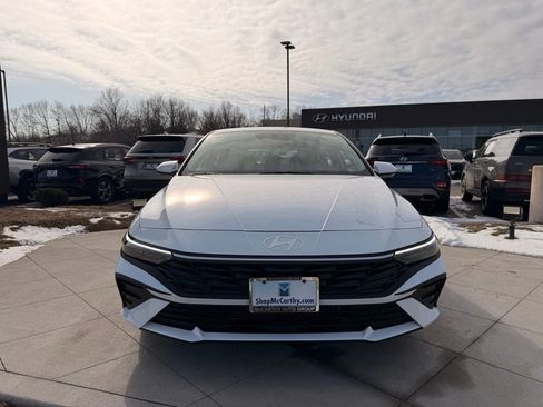 Used 2025 Hyundai Elantra Hybrid FWD image 8