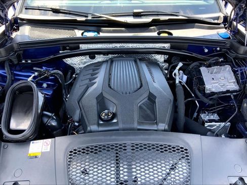 Used 2023 Porsche Macan Turbo AWD/4WD image 31