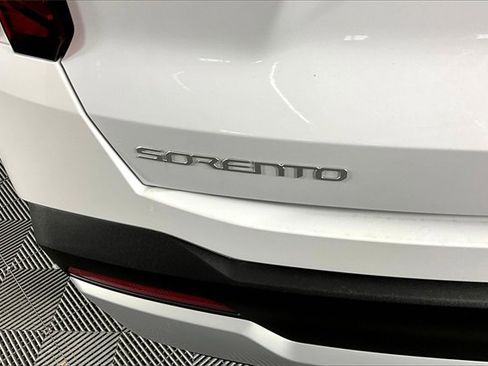 New 2026 Kia Sorento LX image 9