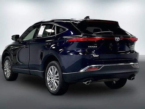 Used 2021 Toyota Venza XLE w/ Softex Package AWD/4WD image 5