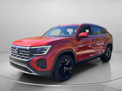 Used 2024 Volkswagen Atlas Cross Sport SE w/ Black Wheel Package