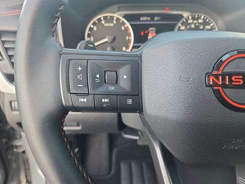 Certified 2025 Nissan Rogue SV image 17