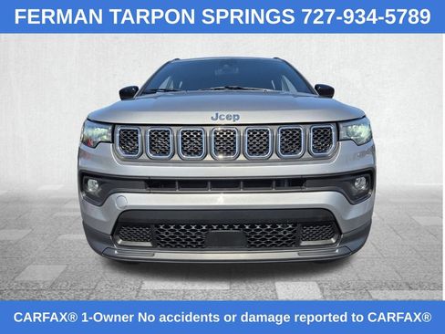 Used 2024 Jeep Compass Latitude AWD/4WD image 3