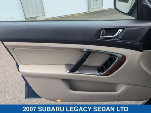 Used 2007 Subaru Legacy 2.5i Limited AWD/4WD image 12