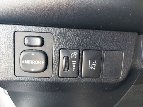 Used 2018 Toyota RAV4 Limited w/ Protection Package image 27