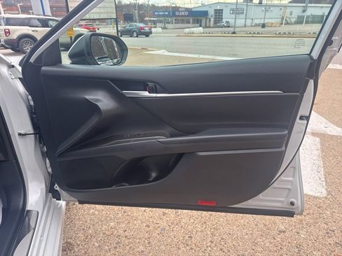 Used 2024 Toyota Camry SE image 15