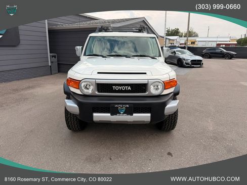 Used 2013 Toyota FJ Cruiser 4WD w/ Upgrade Pkg image 3
