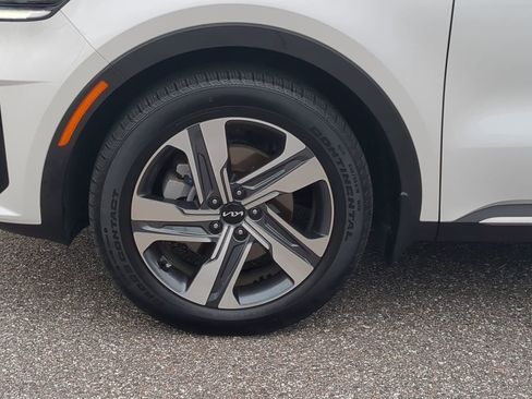 Certified 2024 Kia Sorento SX Prestige w/ Panoramic Sunroof Package image 10