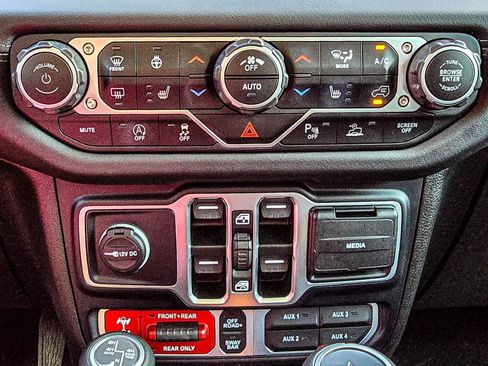 Used 2024 Jeep Wrangler Unlimited Rubicon AWD/4WD image 20