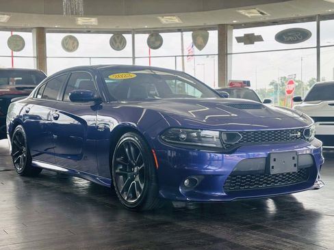 Used 2023 Dodge Charger Scat Pack w/ Plus Group RWD image 4