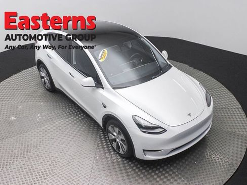 Used 2020 Tesla Model Y Long Range AWD/4WD image 3