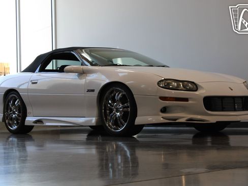 Used 2000 Chevrolet Camaro Z28 image 22