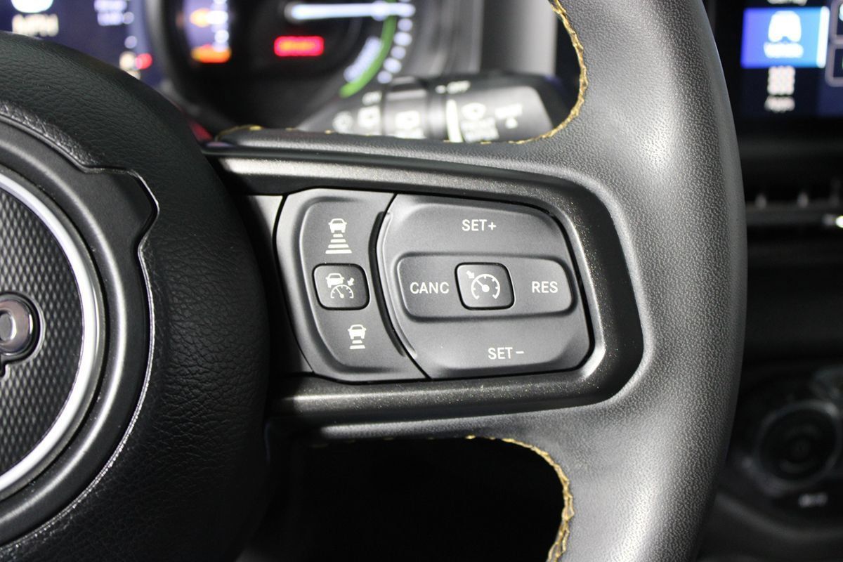 Used 2024 Jeep Wrangler Unlimited w/ Convenience Group AWD/4WD image 13