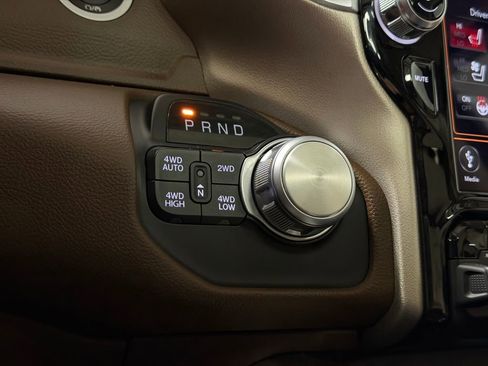 Used 2020 RAM 1500 Laramie image 22