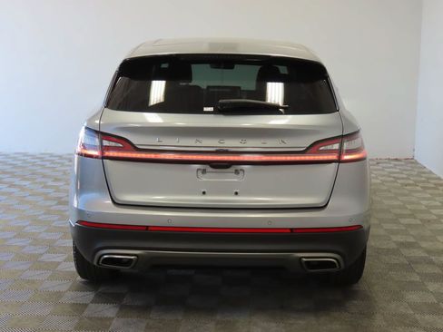 Used 2022 Lincoln Nautilus FWD w/ Premium Package image 4