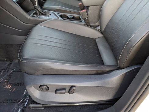 Certified 2023 Volkswagen Tiguan SE R-Line image 16