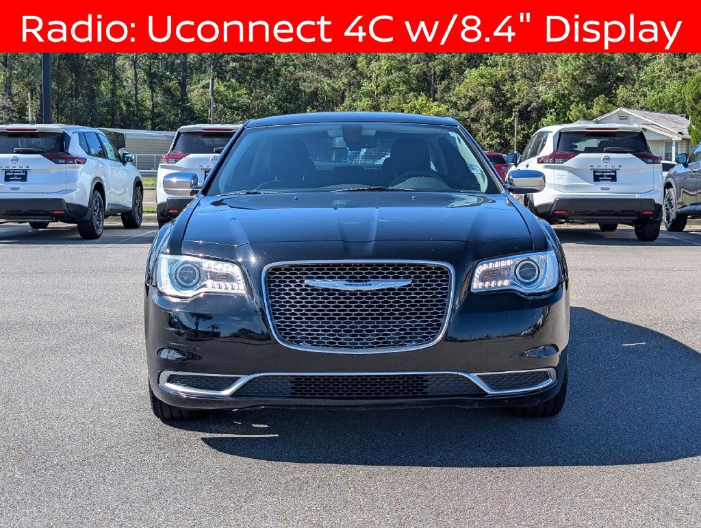 Used 2020 Chrysler 300 Touring w/ Chrome Appearance Package RWD image 10