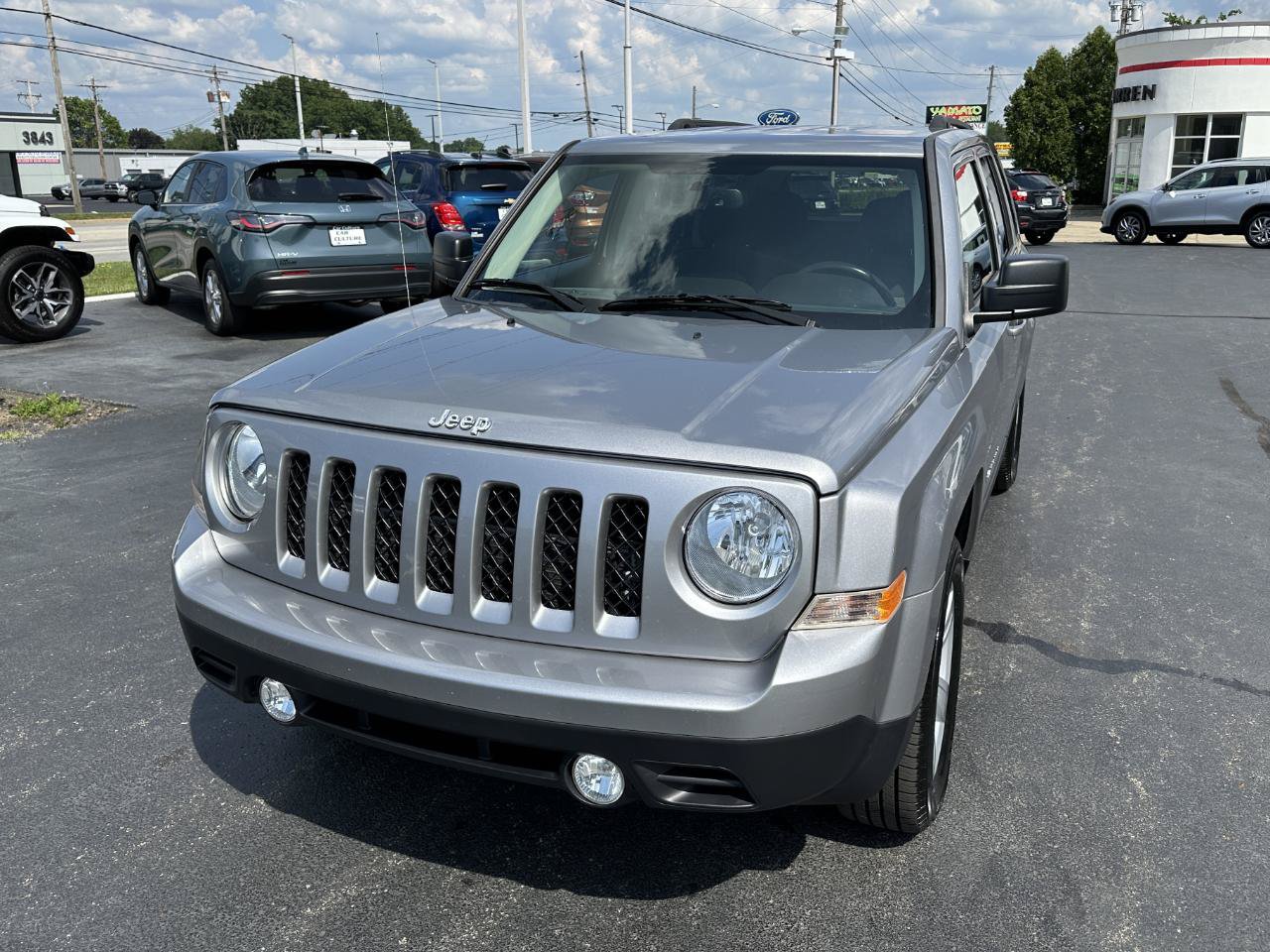 Used 2017 Jeep Patriot Latitude AWD/4WD image 7