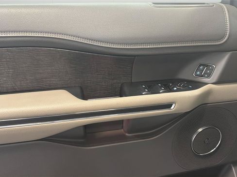Used 2019 Ford Expedition Limited w/ Equipment Group 302A AWD/4WD image 23