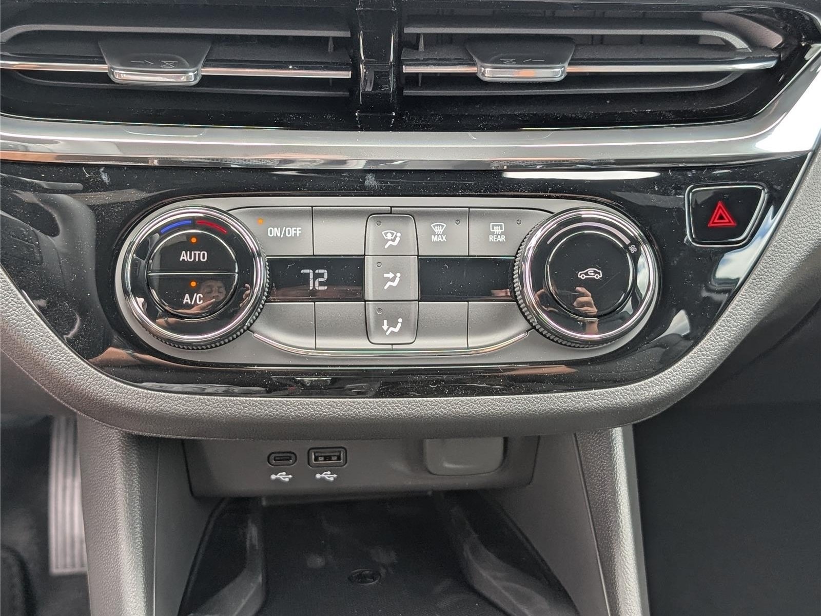 New 2026 Buick Envista Sport Touring w/ Convenience II Package FWD image 24
