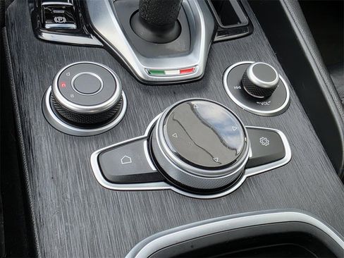 Used 2023 Alfa Romeo Giulia Sprint image 24