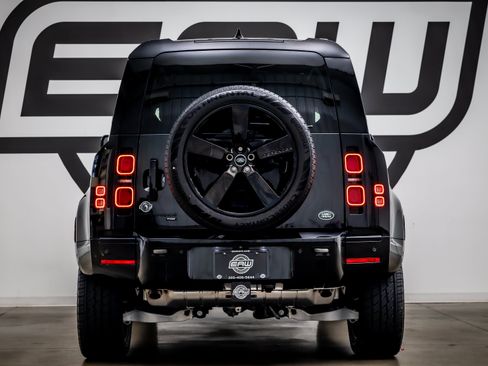 Used 2023 Land Rover Defender 90 X-Dynamic SE AWD/4WD image 11