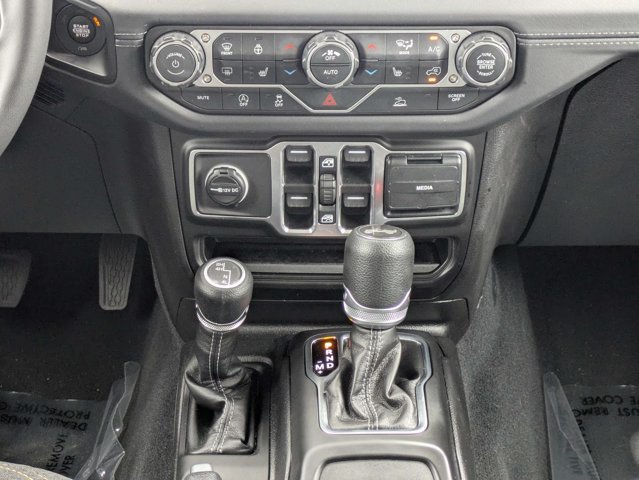 Certified 2026 Jeep Wrangler Unlimited Sahara AWD/4WD image 19