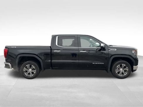 Used 2025 GMC Sierra 1500 SLT image 9