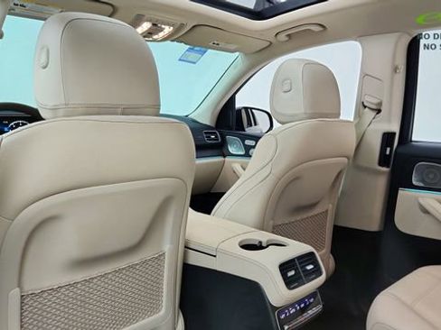 Used 2022 Mercedes-Benz GLS 450 4MATIC image 35