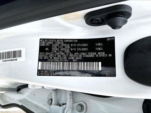 Used 2020 Lexus LX 570 4WD w/ Luxury Package image 34