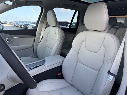 New 2025 Volvo XC90 B6 Plus image 11