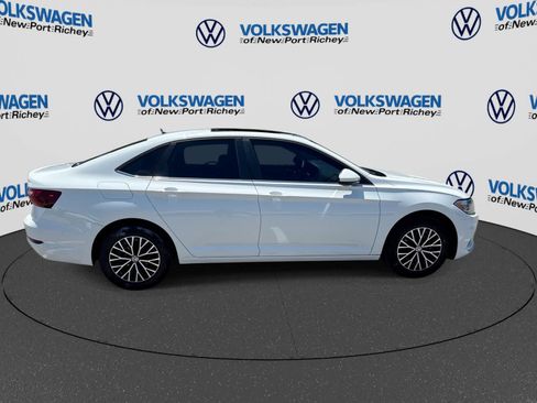 Used 2021 Volkswagen Jetta SE FWD image 15