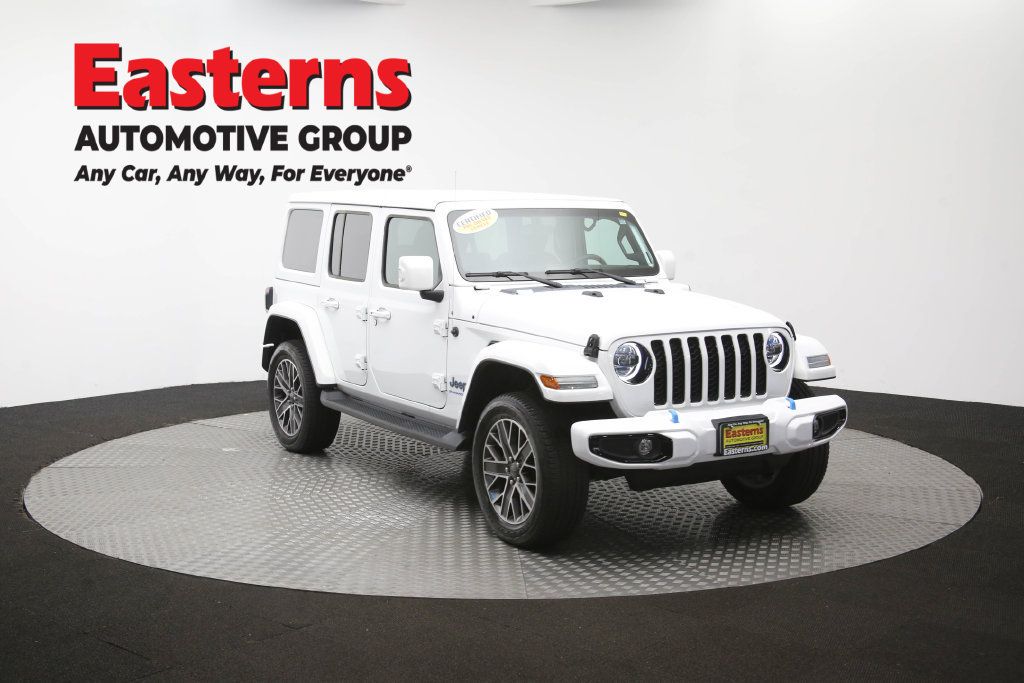 Used 2023 Jeep Wrangler Unlimited Sahara AWD/4WD image 53