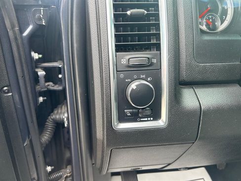 Used 2021 RAM 1500 Classic SLT AWD/4WD image 10