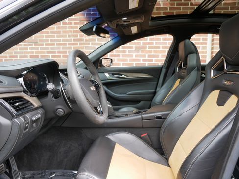 Used 2016 Cadillac CTS V w/ Luxury Package RWD image 6