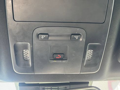 Used 2025 Toyota Camry SE FWD image 17