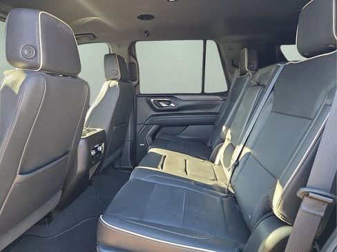 Used 2023 GMC Yukon SLT image 16